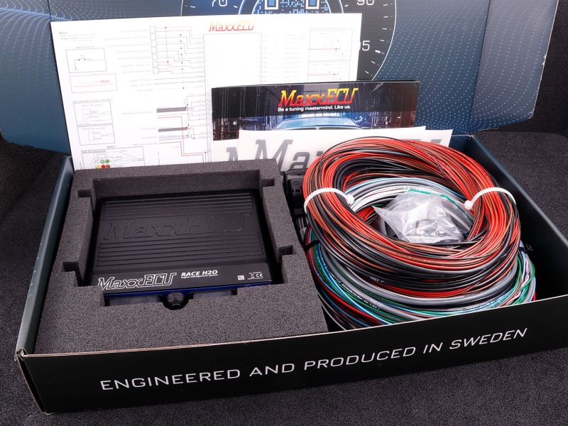 MaxxECU RACE H2O PREMIUM (ECU, kabelhärvor, tillbehör och LSU 4.2)