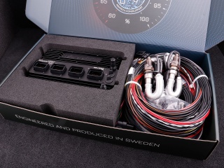 MaxxECU GEN2 RACE, med dubbla LSU 5.2, installationskit med öppen kabelhärva